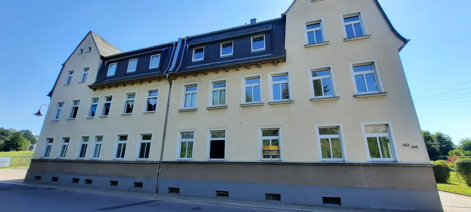 Mehrfamilienhaus in Oberlungwitz - Bild 1